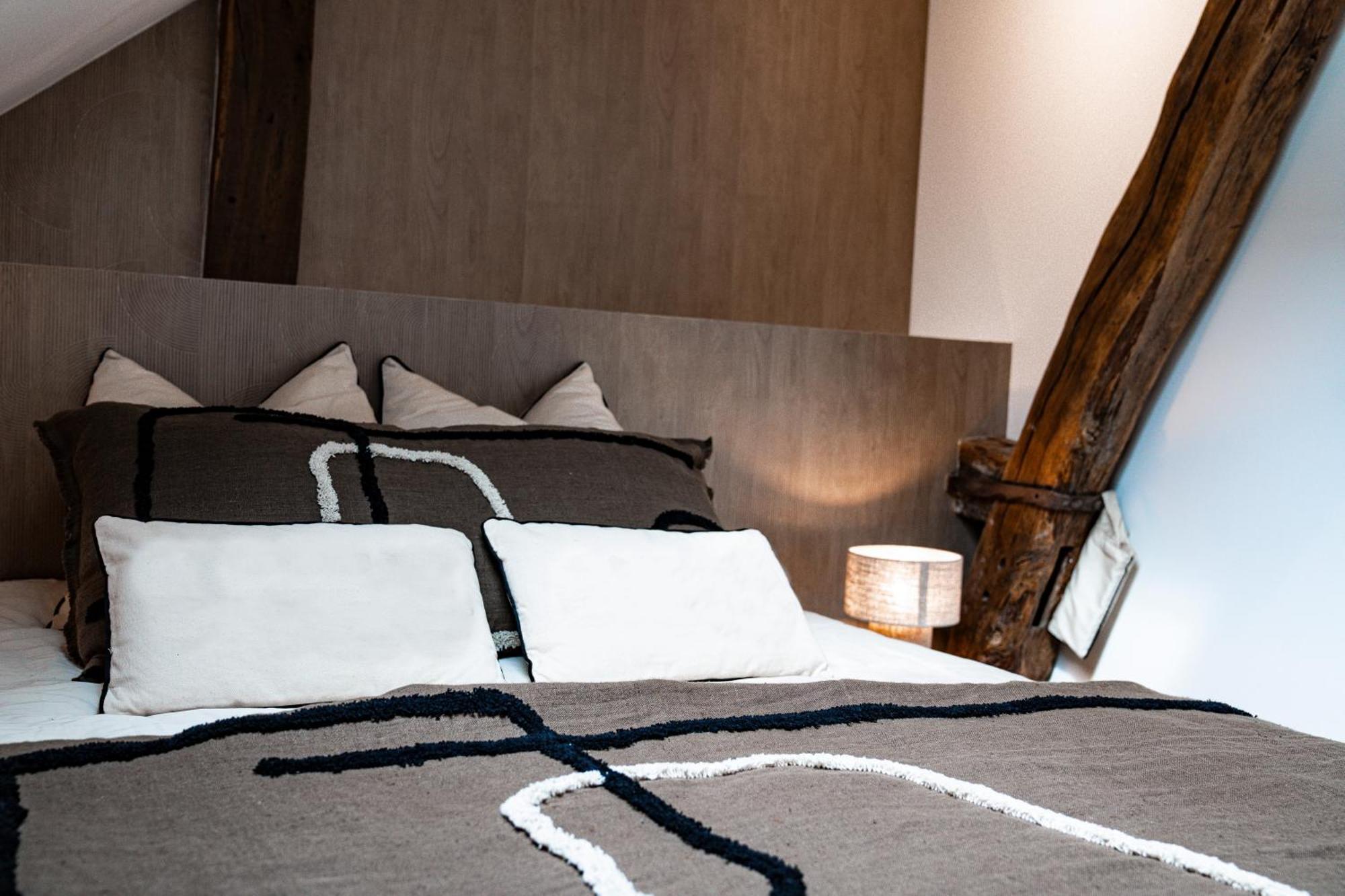 Velvet - Best Keys - Maison Duplex Elegante - Plein Centre Ville - Deco Minimaliste & Cosy - Literie Haut De Gamme - 2 Chambres Separees - Lit Queen Size & 1 Canape Convertible - Smart Tv - Wifi Fibre - Check-In Autonome Sens Luaran gambar