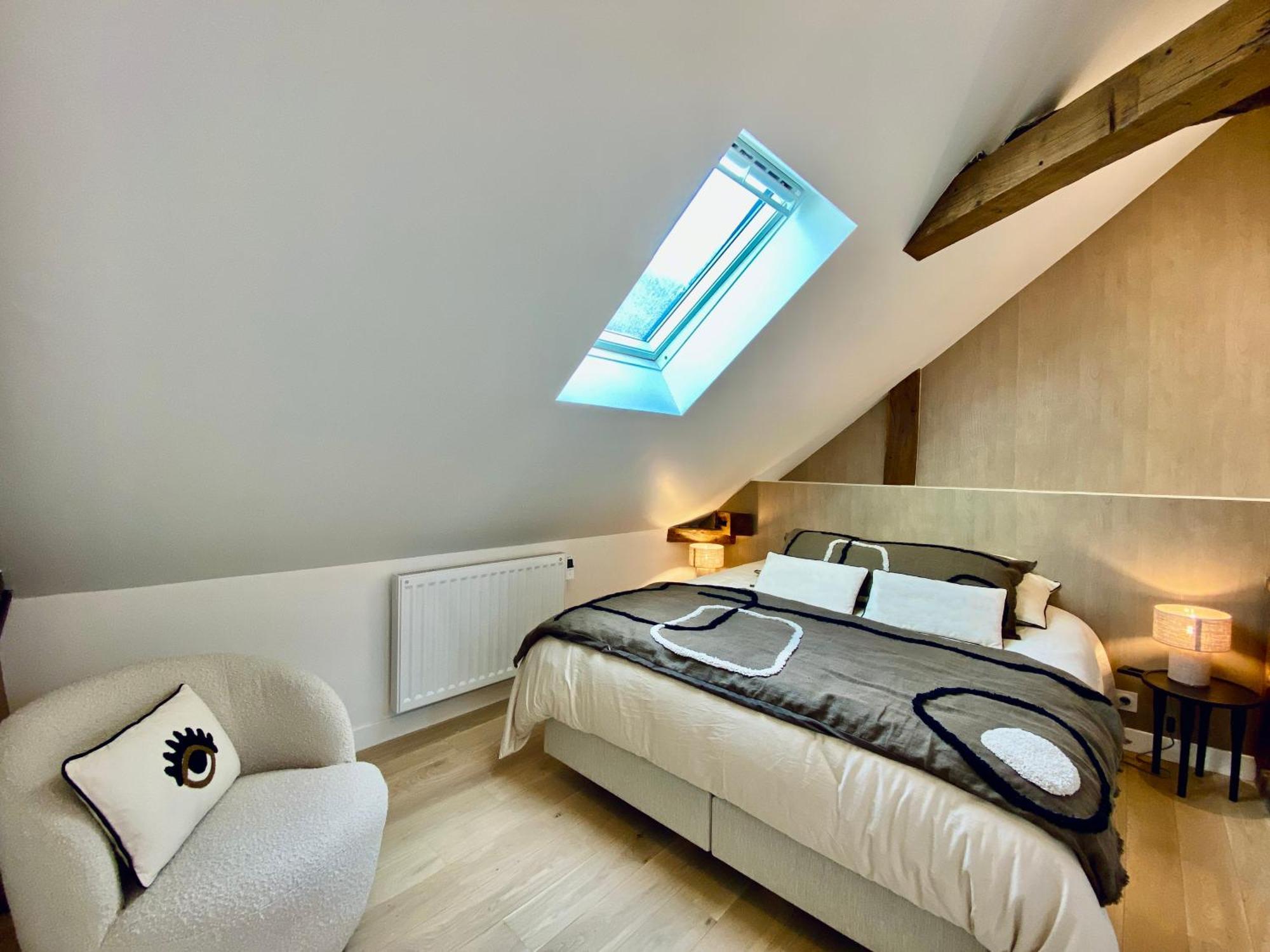 Velvet - Best Keys - Maison Duplex Elegante - Plein Centre Ville - Deco Minimaliste & Cosy - Literie Haut De Gamme - 2 Chambres Separees - Lit Queen Size & 1 Canape Convertible - Smart Tv - Wifi Fibre - Check-In Autonome Sens Luaran gambar