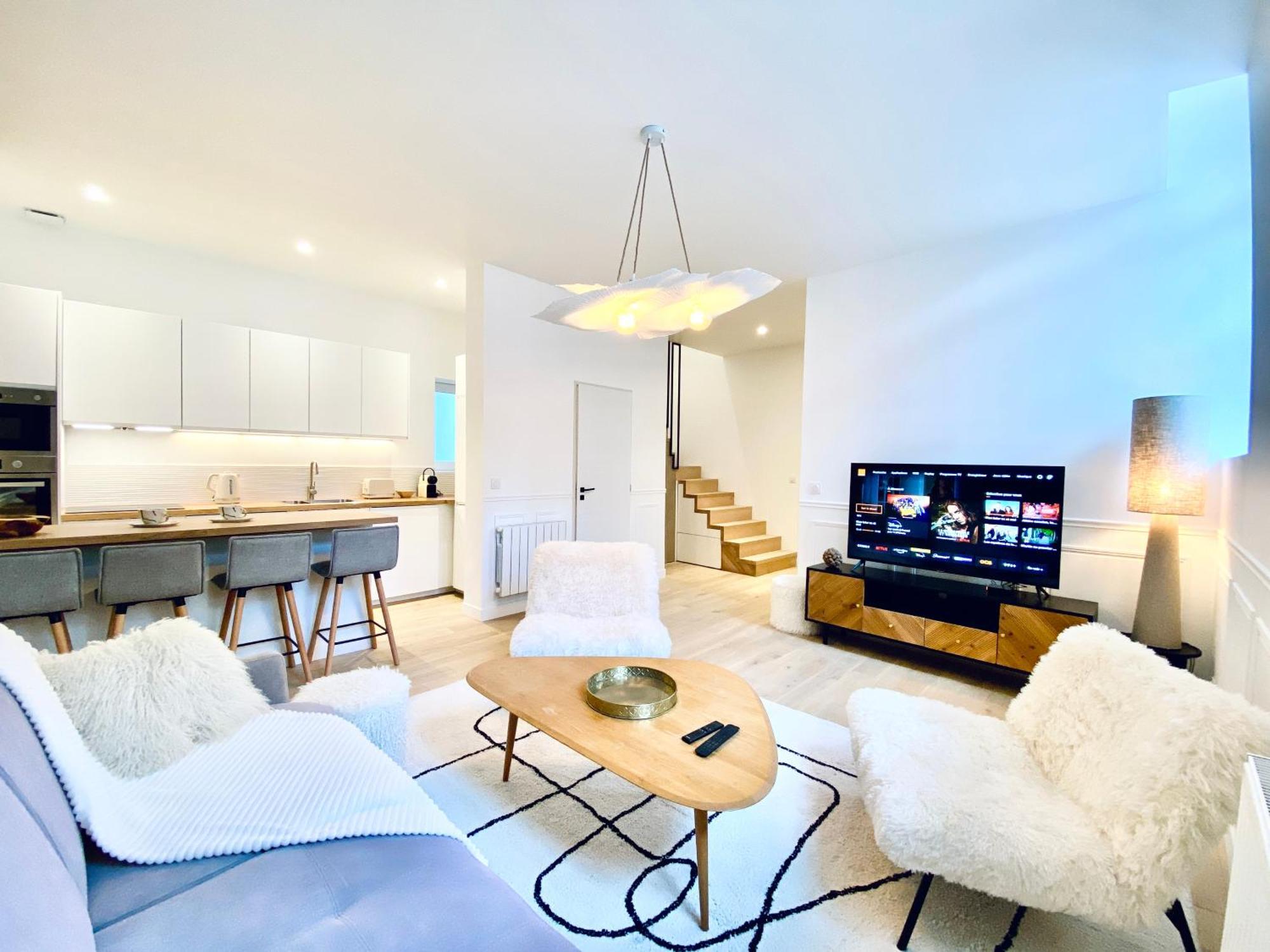 Velvet - Best Keys - Maison Duplex Elegante - Plein Centre Ville - Deco Minimaliste & Cosy - Literie Haut De Gamme - 2 Chambres Separees - Lit Queen Size & 1 Canape Convertible - Smart Tv - Wifi Fibre - Check-In Autonome Sens Luaran gambar