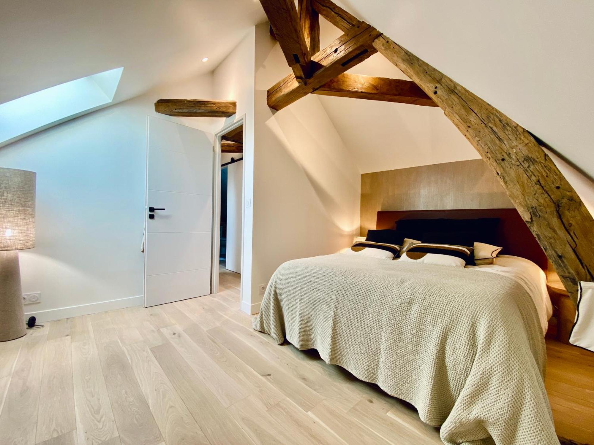 Velvet - Best Keys - Maison Duplex Elegante - Plein Centre Ville - Deco Minimaliste & Cosy - Literie Haut De Gamme - 2 Chambres Separees - Lit Queen Size & 1 Canape Convertible - Smart Tv - Wifi Fibre - Check-In Autonome Sens Luaran gambar
